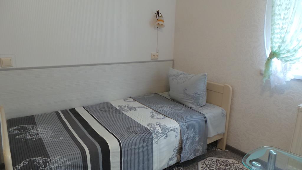 U Viktora Guest House Брест Екстериор снимка