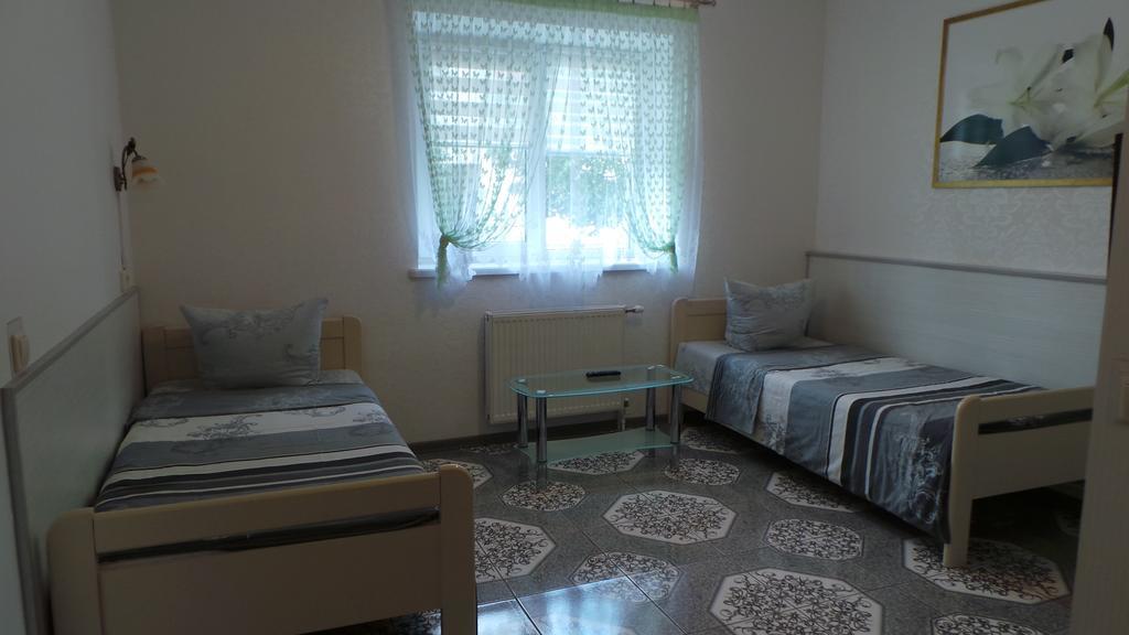 U Viktora Guest House Брест Екстериор снимка