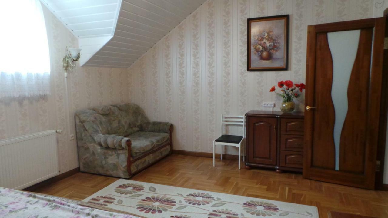 U Viktora Guest House Брест Екстериор снимка