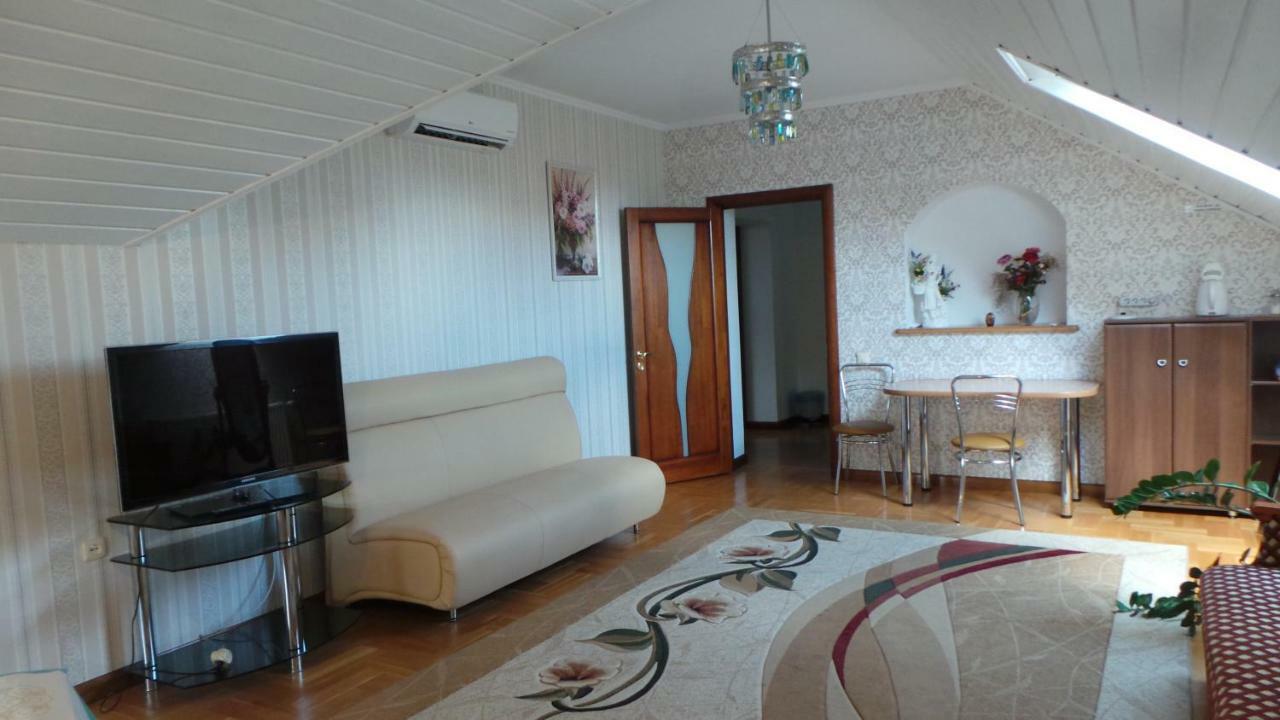 U Viktora Guest House Брест Екстериор снимка